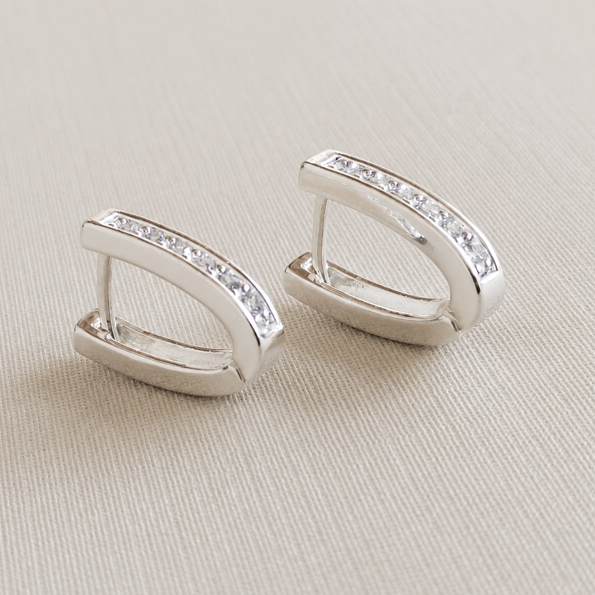 Brinco Argola com Micro Zircônia